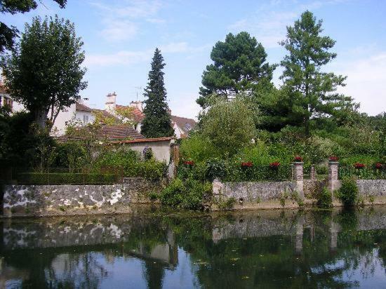 Charmant Village Proche Disneyland & Paris Crecy-la-Chapelle Luaran gambar